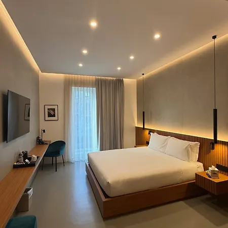 J Maluni 4* Rome