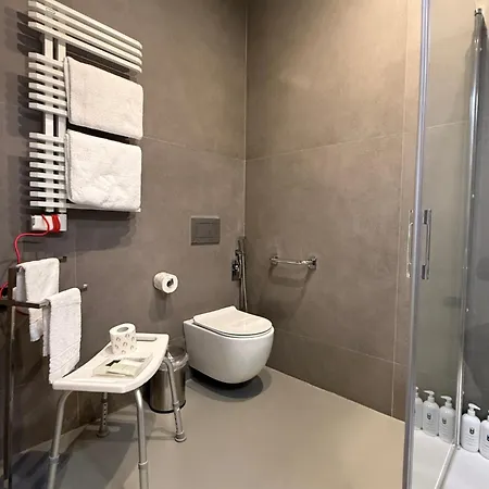 Hotel J Maluni Rome