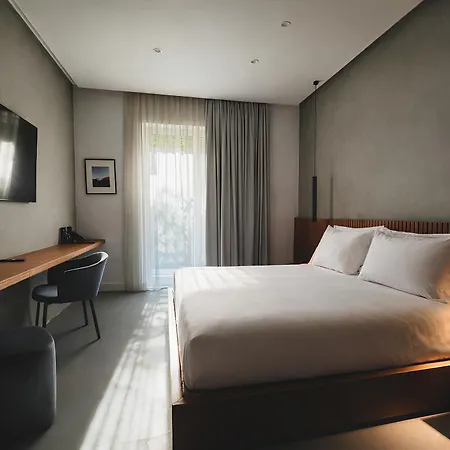 J Maluni Ξενοδοχείο 4*