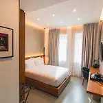 ホテル J Maluni 4*