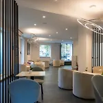 J Maluni ホテル