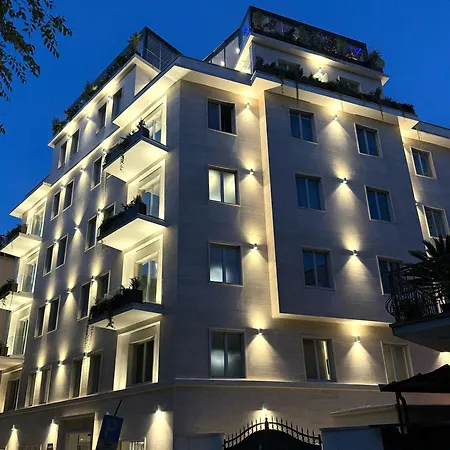 J Maluni 4* Rome
