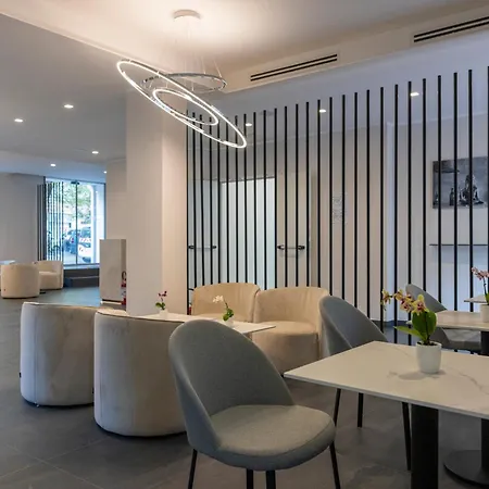 J Maluni 4* Rome