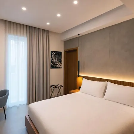 J Maluni מלון רומא