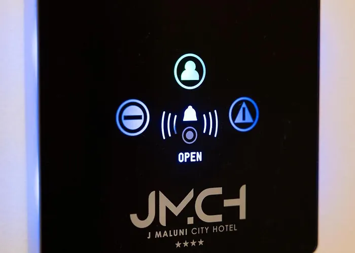 J Maluni Hotel 4*